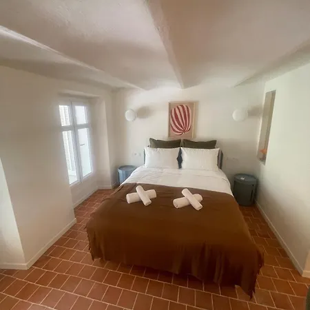 La Croisette La Croix D'or 2 *